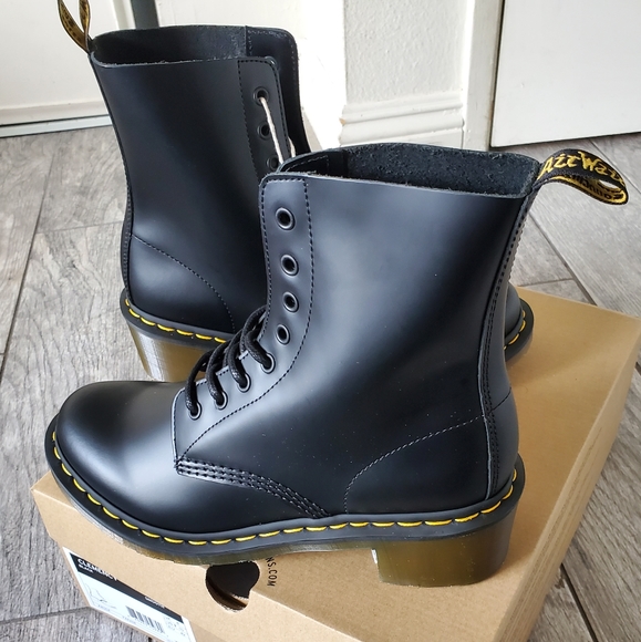 Dr. Martens Shoes - Dr martens black leather lace-up boot sz 10